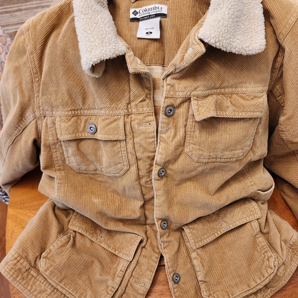 Columbia Tan and Cream Jean Jacket Rugged Design. Excellent Condition. - Picture 5 of 7